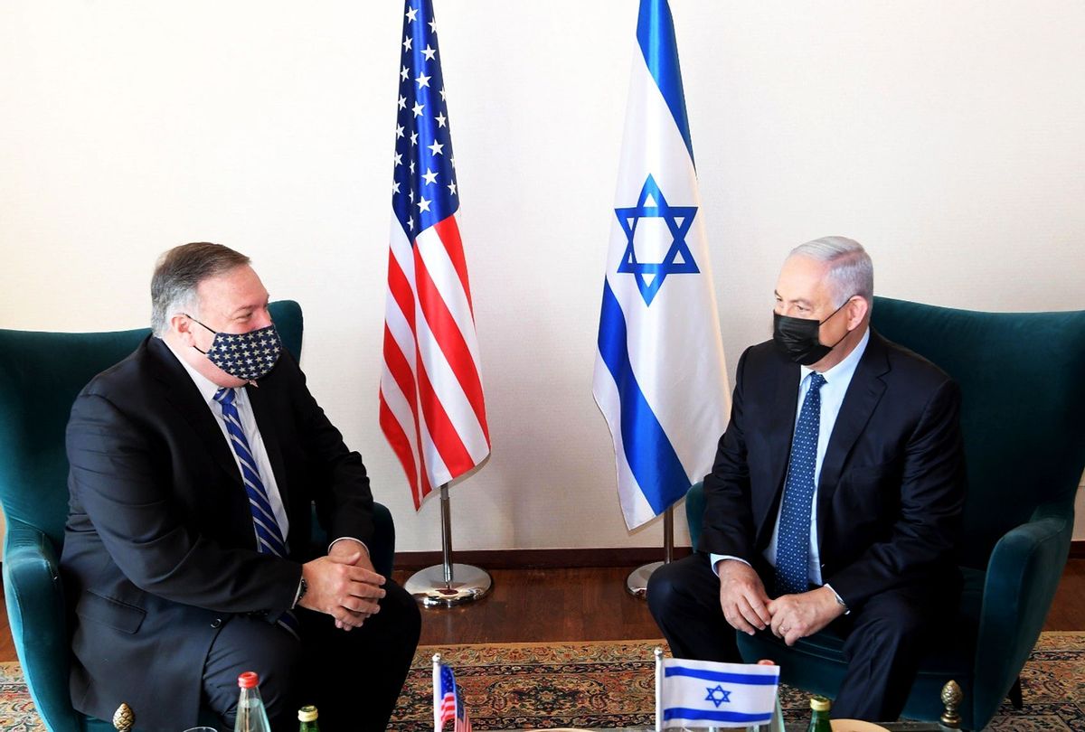 US Secretary of State Mike Pompeo (L) and Israeli Prime Minister Benjamin Netanyahu (R) meet at the Prime Ministry Office in West Jerusalem on November 19, 2020. (Israeli Prime Ministry/Handout/Anadolu Agency via Getty Images)