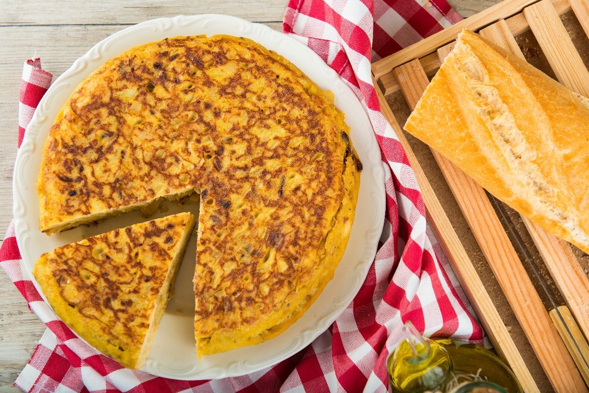Typical Spanish omelet made with potatoes (Getty Images)