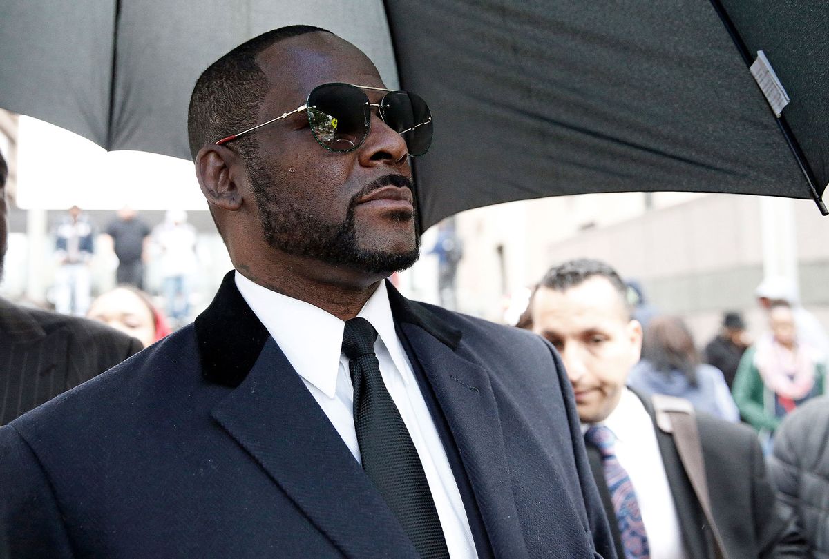 Singer R. Kelly leaves the Leighton Courthouse following his status hearing, in relation to the sex abuse allegations made against him, on May 07, 2019 in Chicago, Illinois. (Nuccio DiNuzzo/Getty Images)