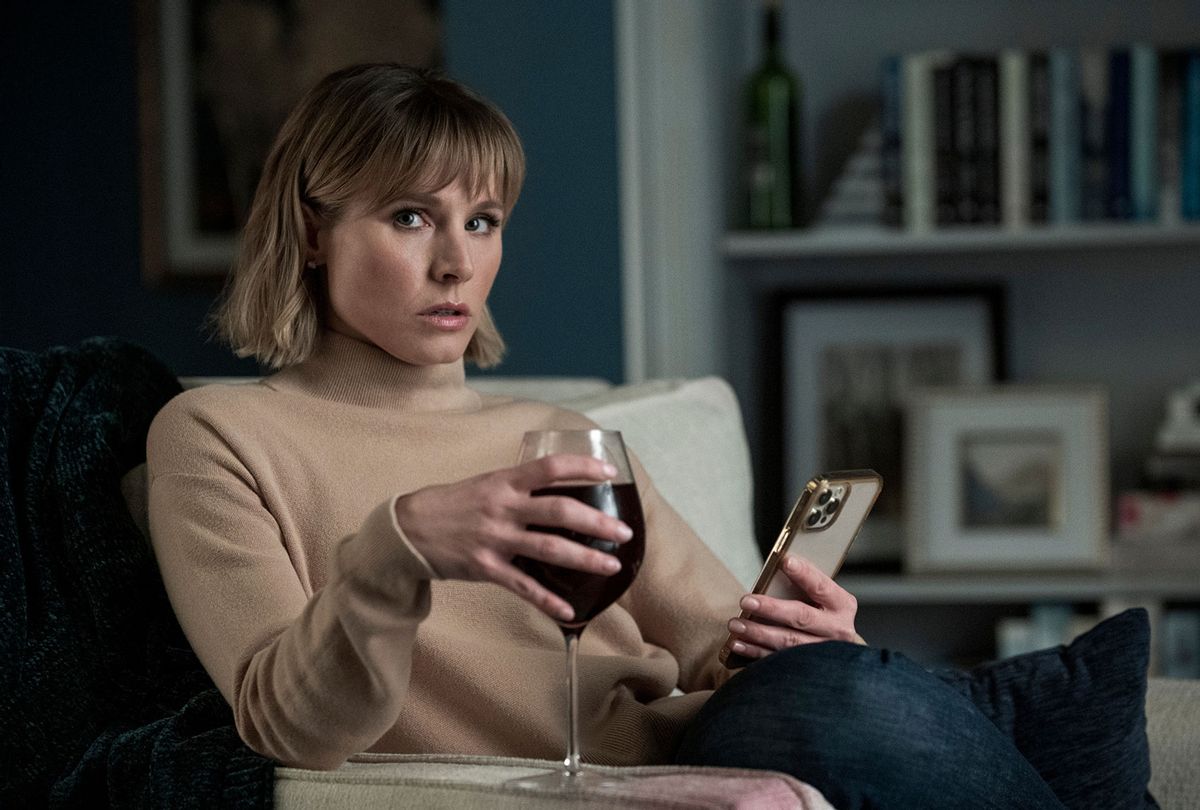 Kristen Bell in "The Woman in the House Across the Street from the Girl in the Window" (Colleen E. Hayes/Netflix)