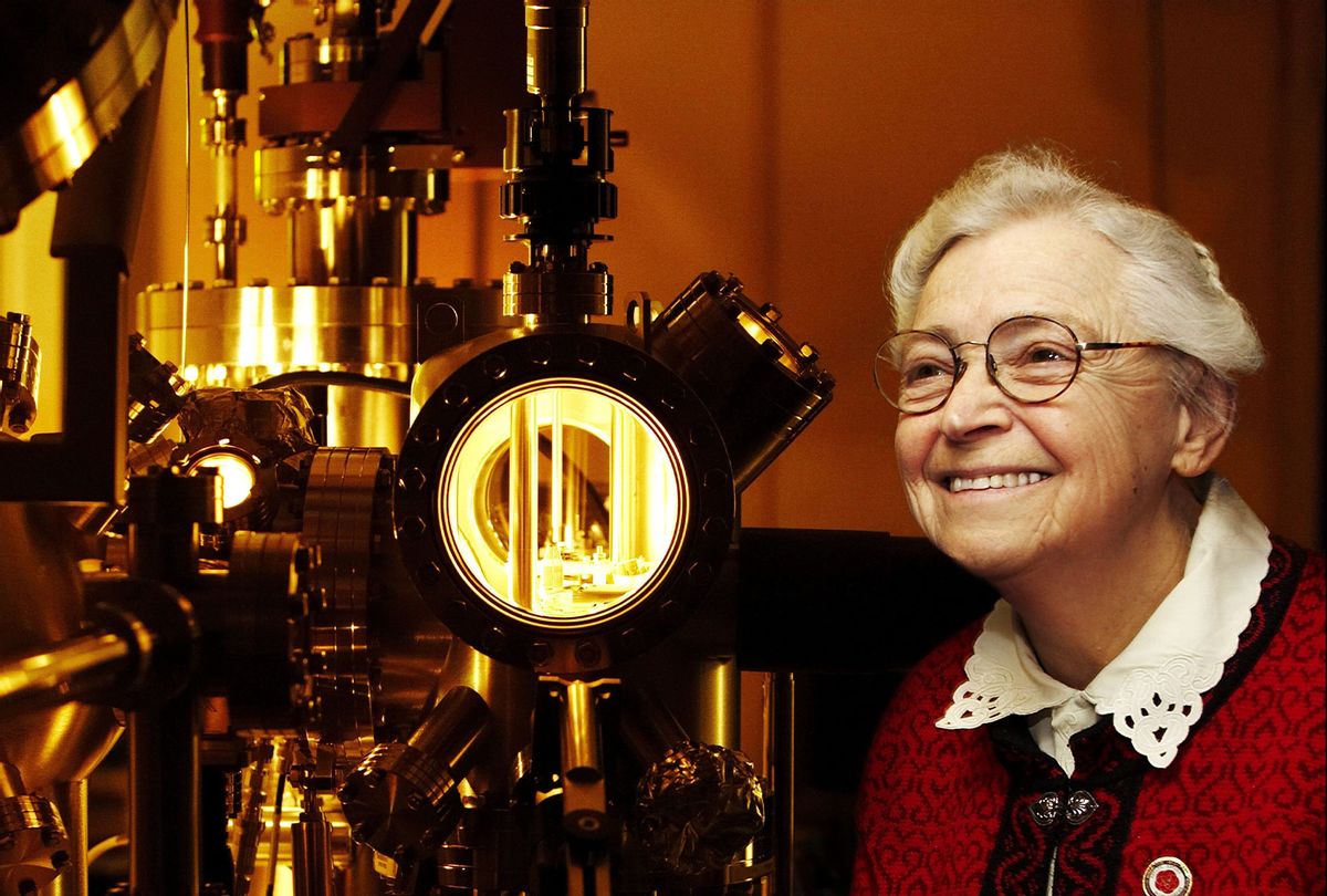 Pr. Mildred Dresselhaus with an ultra high vacuum surface analysis system for imaging and characterizing thin film organic and inorganic materials and devices in the soft semiconductor lab, Massachusetts Institute of Technology. Mildred Dresselhaus, USA, LOreal-UNESCO Award For Women in Science, 2007 Laureate for North America, 'For her research on solid state materials, including conceptualizing the creation of carbon nanotubes'. (Micheline PELLETIER/Gamma-Rapho via Getty Images)