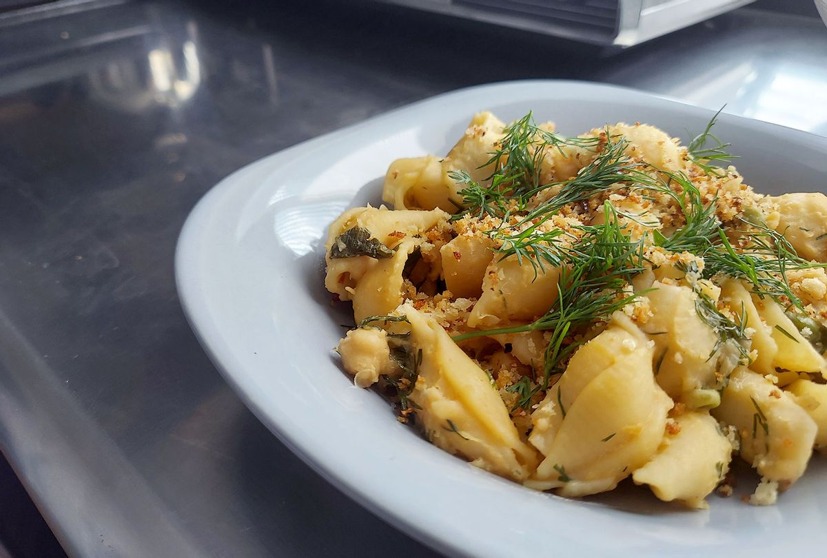 This one-pot chickpea pasta has the most craveable 