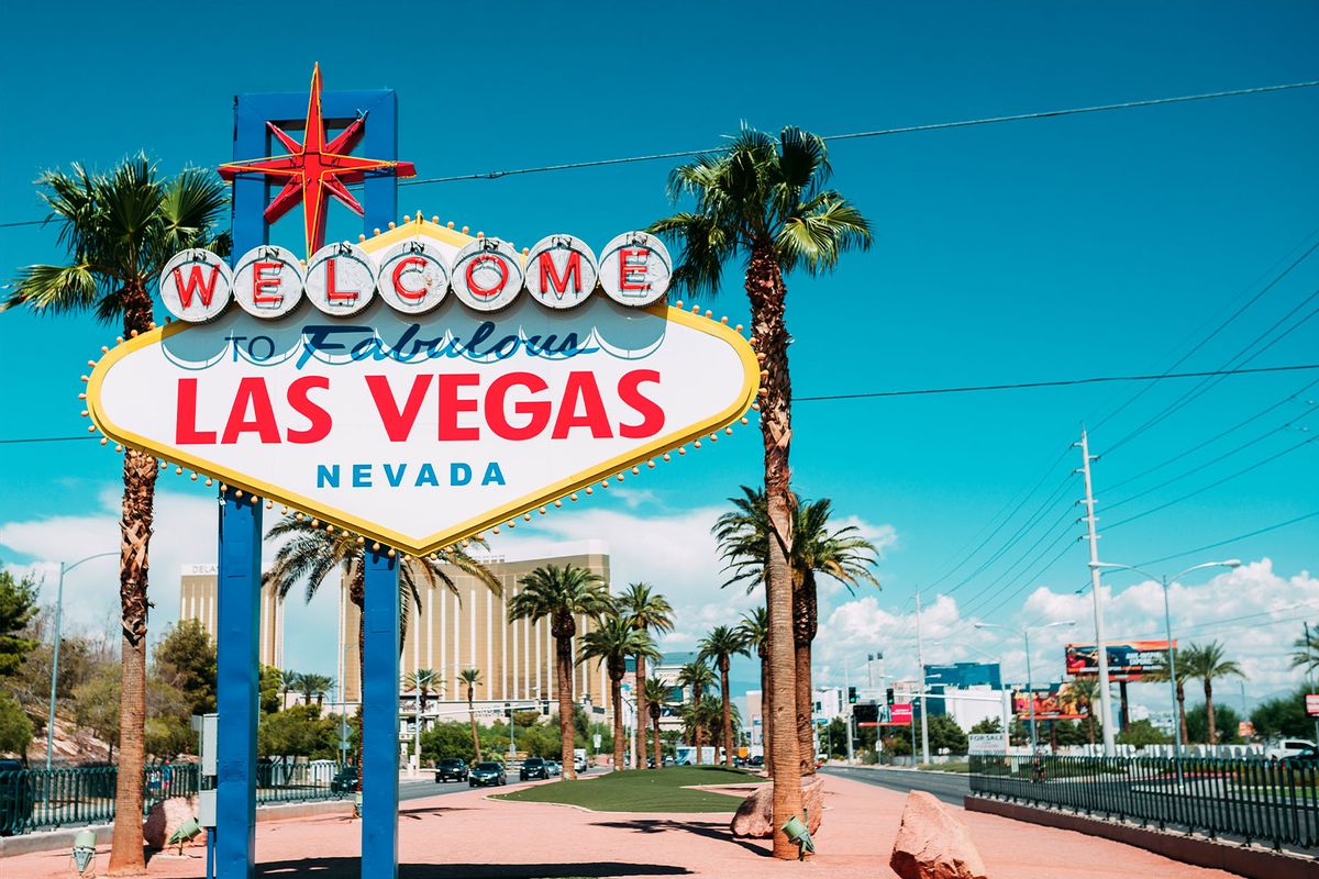 Welcome To Fabulous Las Vegas Nevada Sign in Las Vegas, Nevada (Getty Images/Westend61)