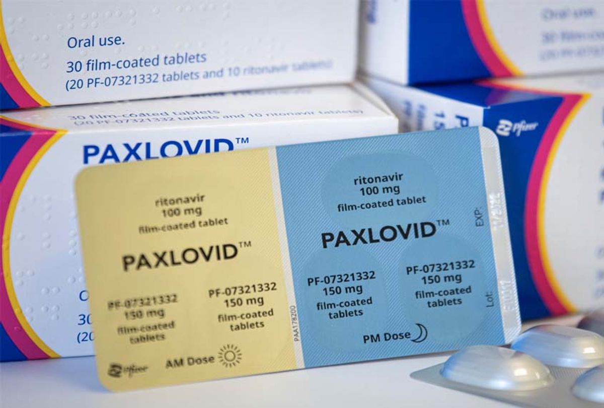 01 March 2022, Berlin: The drug Paxlovid against Covid-19 from the manufacturer Pfizer is lying on a table. (Fabian Sommer/picture alliance/Getty Images)