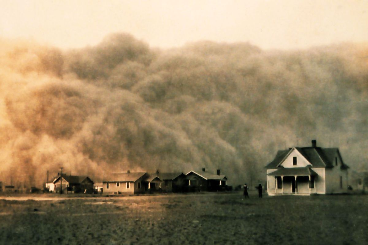 Dust storm approaching Stratford, Texas, April 18, 1935. (Wikimedia Commons / NOAA / George E. Marsh Album)