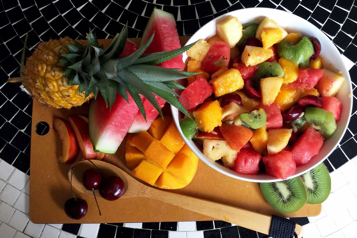 Chopped Fruits With Cutting Board And Spoon (Getty Images / Karen Van Atta / EyeEm)