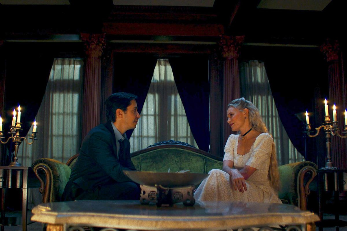 Justin Long as Hap Jackson and Kate Bosworth as Mina Murray in "House of Darkness" (Saban Films)