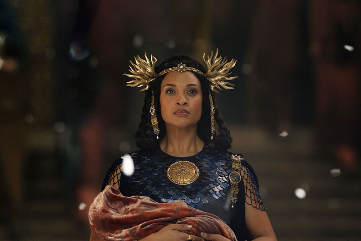 Cynthia Addai-Robinson (Queen Regent Míriel) in "The Lord of the Rings: Rings of Power" (Prime Video)