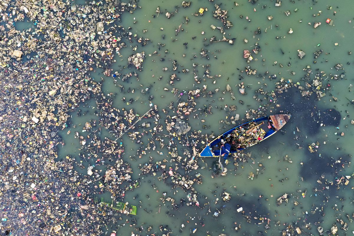 Plastic Pollution in the Ocean (Getty Images/Yunaidi Joepoet)