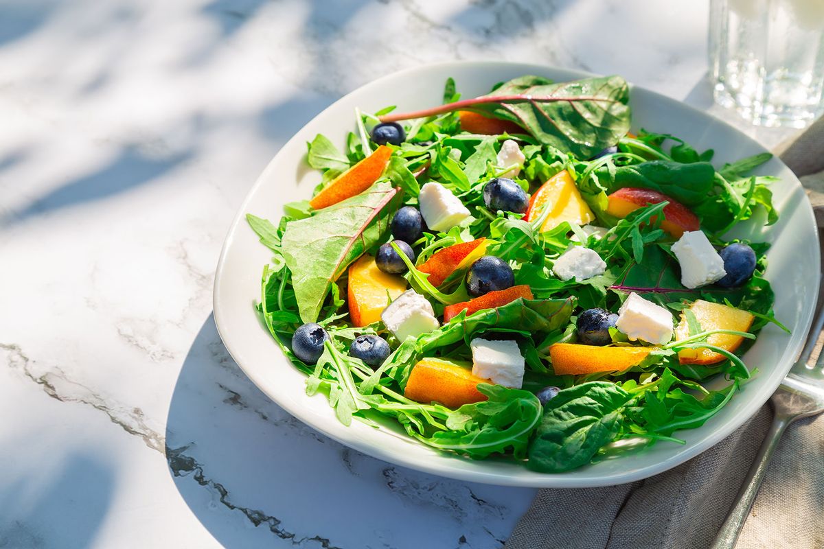 Salad With Nectarines, Blueberries, Arugula, Spinach And Feta Cheese (Getty Images/Anastasia Izofatova/EyeEm)