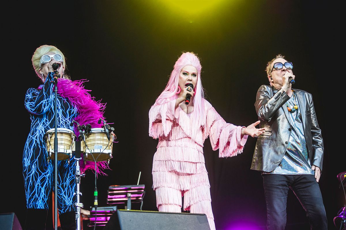 Roll down the Atlanta Freeway – the B-52s are embarking on their final dance party!