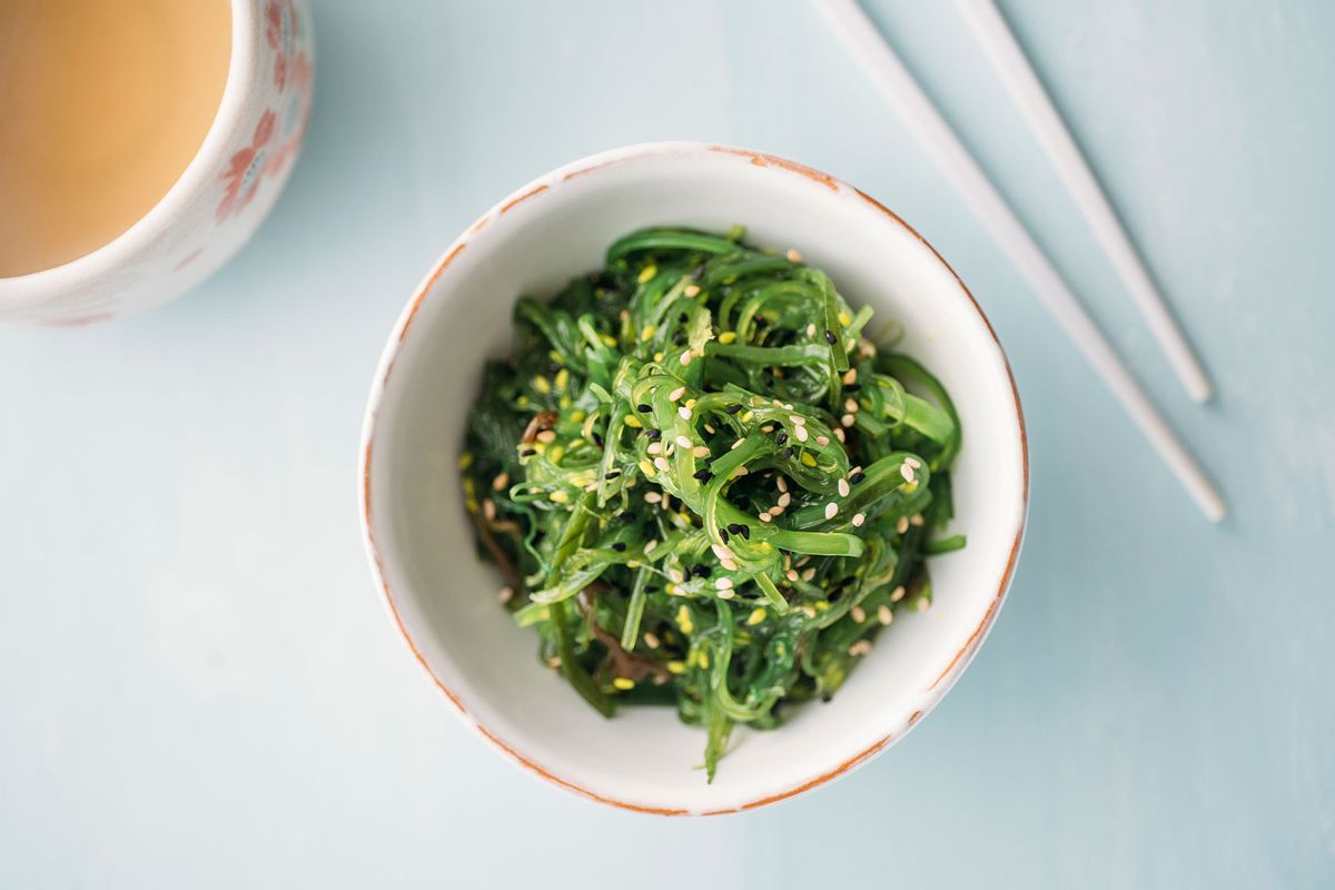 Wakame seaweed salad with sesame and green tea (Getty Images/Westend61)
