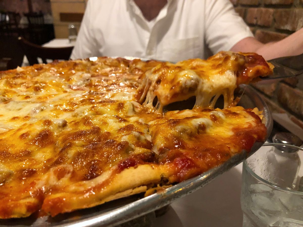 Chicago tavern-style pizza  (Maggie Hennessy )