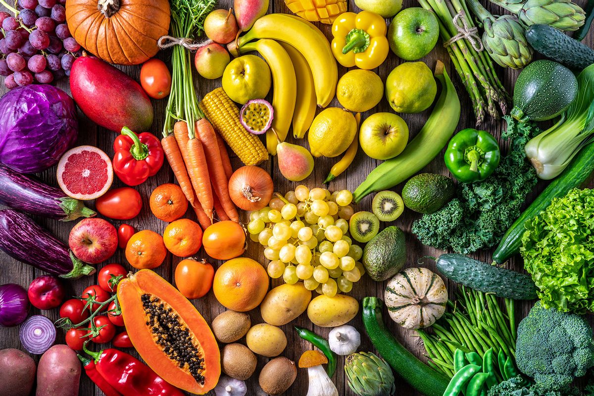 Colorful vegetables and fruits vegan food in rainbow colors (Getty Images/MEDITERRANEAN)