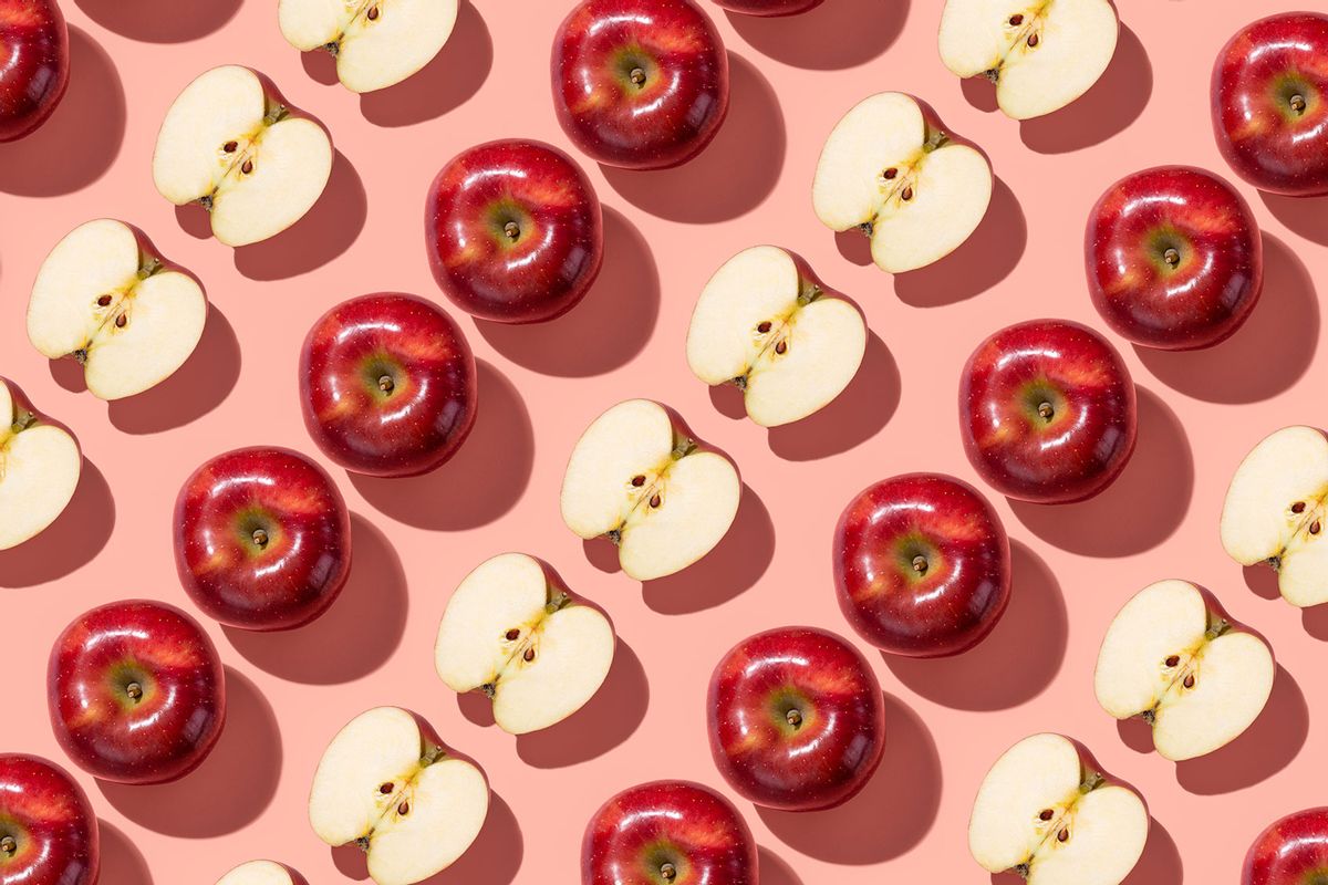 Red Apples Pattern (Getty Images/MirageC)