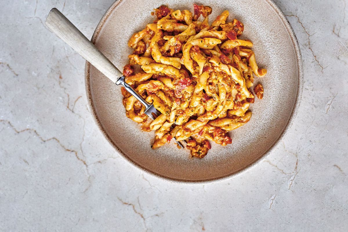 NextImg:This special Trapanese pesto — with with tomatoes, almonds and mint — will impress the whole table