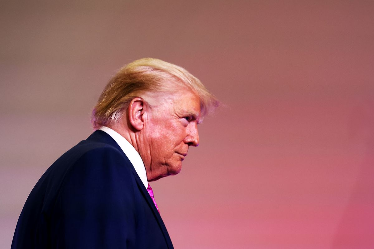 “Illegal”: Trump caught diverting campaign donations as legal bills pile up “Illegal”: Trump caught diverting campaign donations as legal bills pile up