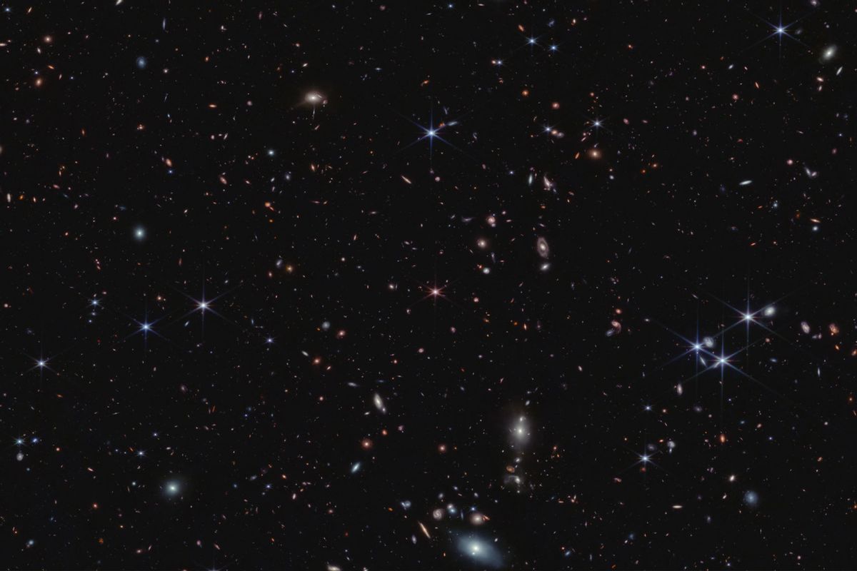 hubble telescope discovers galaxies
