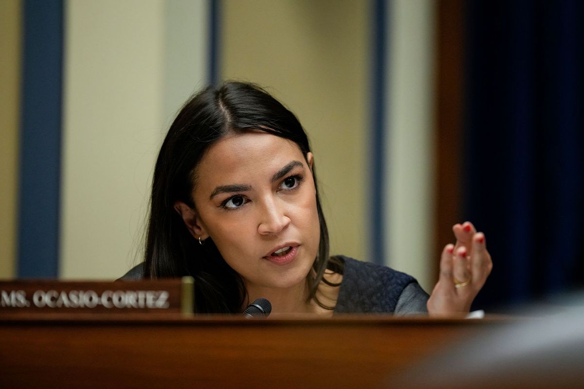“Not a bad return on investment”: AOC calls out Justice Alito for luxury fishing trip with GOP donor (salon.com)