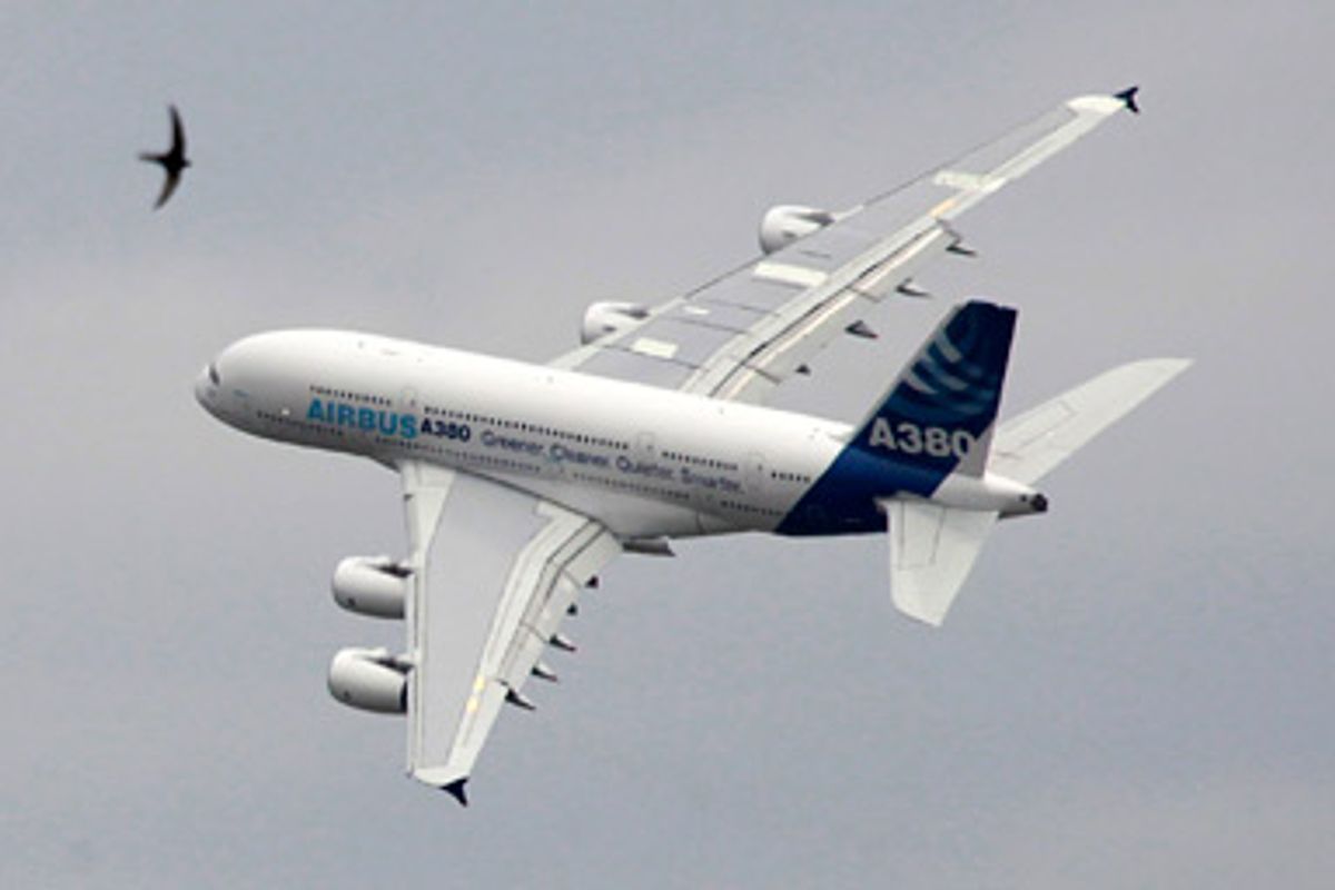 An Airbus A380 takes part in a flying display three days before the opening of the 48th Paris Air Show at the Le Bourget airport near Paris, June 12, 2009.