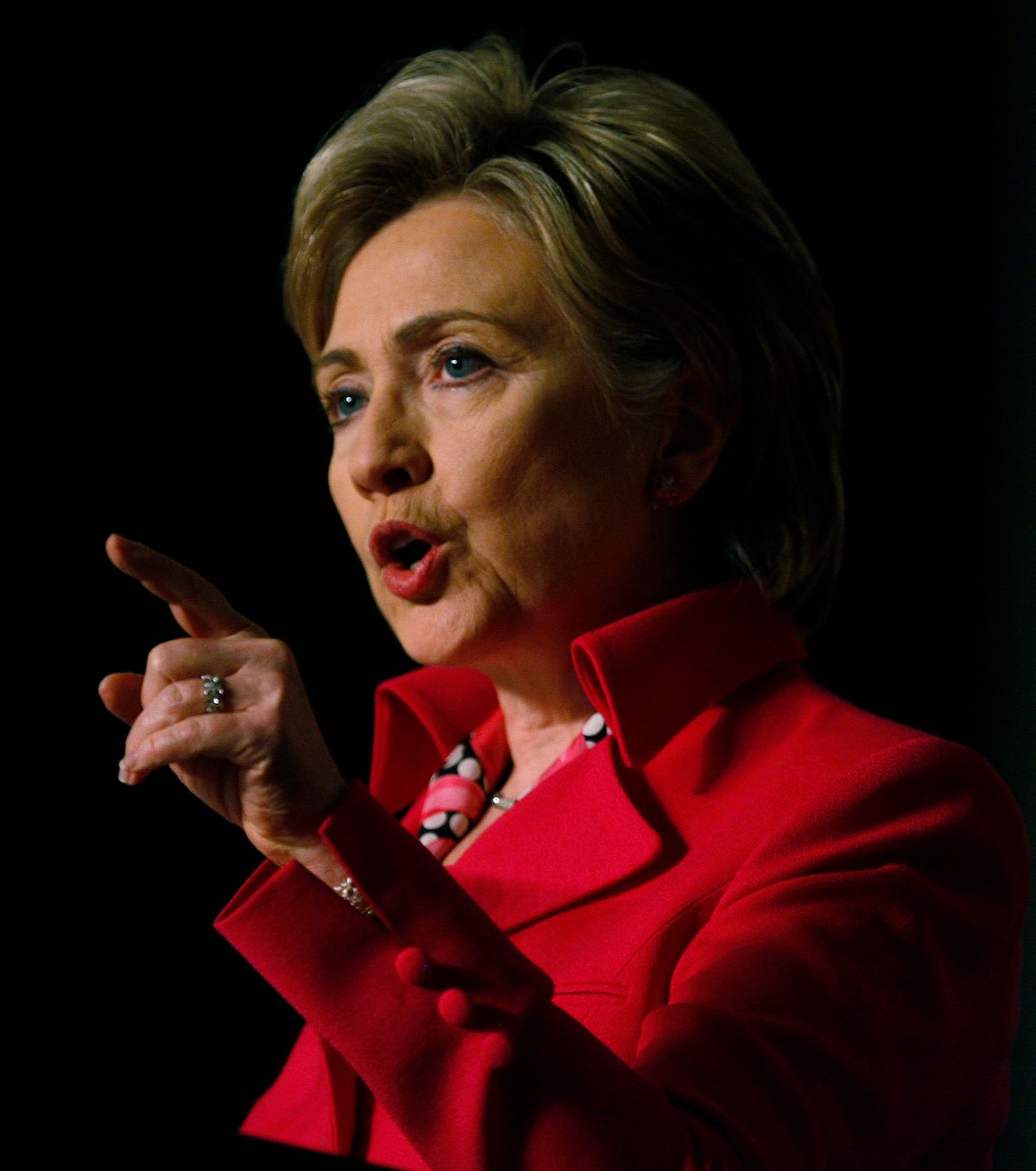 US Democratic presidential candidate Senator Hillary Clinton (D-NY) speaks during an appearance at the 38th Constitutional Convention of the Pennsylvania American Federation of Labor and Congress of Industrial Organizations (AFL-CIO) in Philadelphia, Pennsylvania April 1, 2008.  REUTERS/Tim Shaffer  (UNITED STATES)  US PRESIDENTIAL ELECTION CAMPAIGN 2008 (USA) (Reuters)