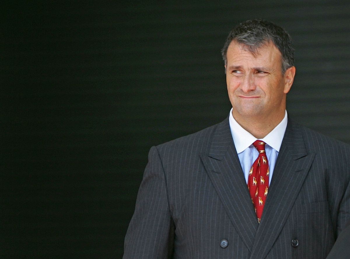 18 Aug 2005, MIAMI, FL, USA --- Washington lobbyist Jack Abramoff leaves the courthouse in Miami August 18, 2005.  Abramoff, a central figure in investigations involving House Majority Leader Tom Delay, plans to fight charges he defrauded two lenders of $60 million to buy a casino cruise line, his lawyer said on Thursday. Abramoff, a well-connected Republican lobbyist, and Adam Kidan, his partner in the $147.5 millions buyout of SunCruz Casino five years ago, were indicted by a federal grand jury in Fort Lauderdale, Florida, on August 11.  --- Image by © CARLOS BARRIA/Reuters/Corbis   (© Carlos Barria/reuters/corbis)