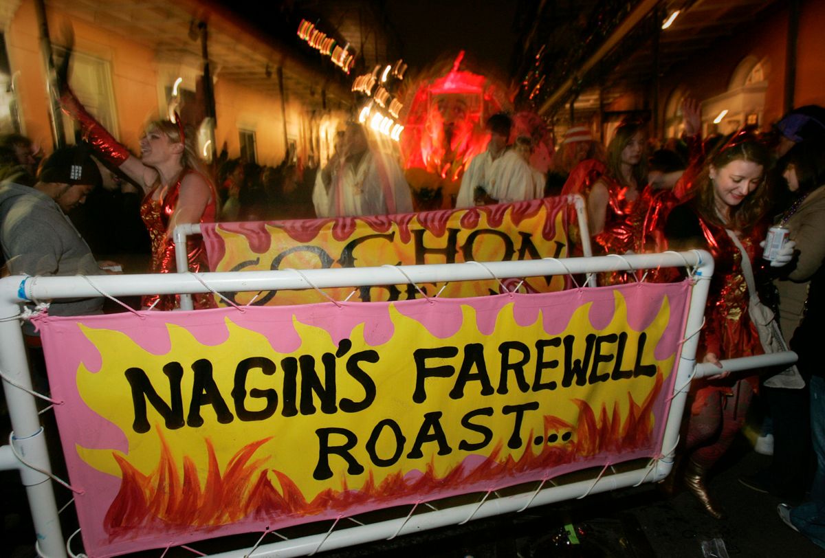 Revelers carry a banner referring to outgoing New Orleans mayor Ray Nagin during the Krewe du Vieux Mardi Gras parade in New Orleans January 30, 2010. The city holds its mayoral primary February 6. REUTERS/Lee Celano (UNITED STATES - Tags: SOCIETY POLITICS)     (Â© Lee Celano / Reuters)