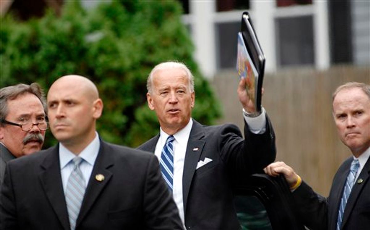 Vice President Joe Biden waves after speaking in the living room of Lorrie and Robert Cochran in Manchester, N.H., Monday, Sept. 27,2010. (AP Photo/Thomas Roy, Pool) (AP)