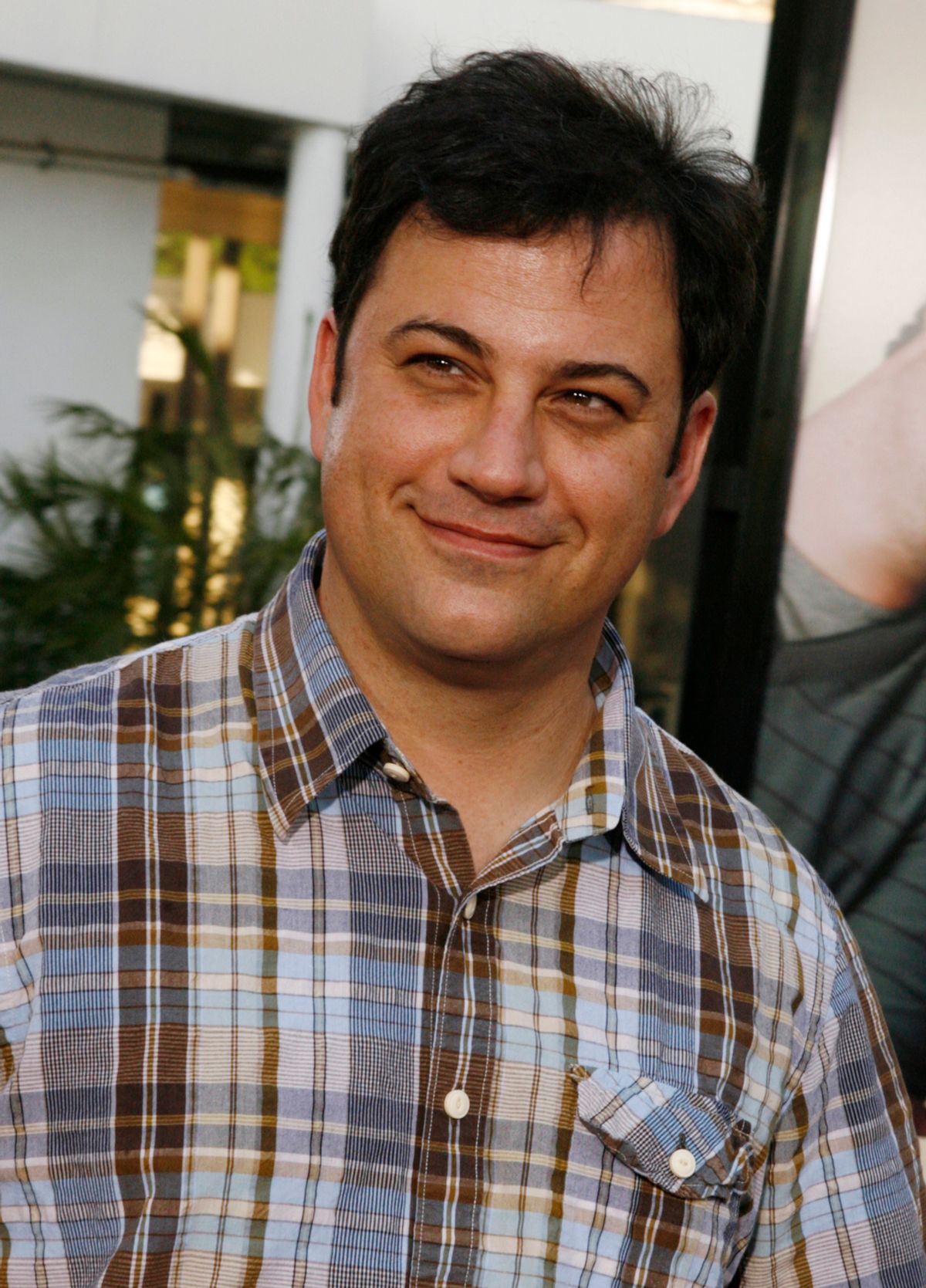 Talk show host Jimmy Kimmel arrives as a guest at the premiere of the new comedy film "Funny People" in Hollywood July 20, 2009. REUTERS/Fred Prouser (UNITED STATES ENTERTAINMENT HEADSHOT)  (Â© Fred Prouser / Reuters)