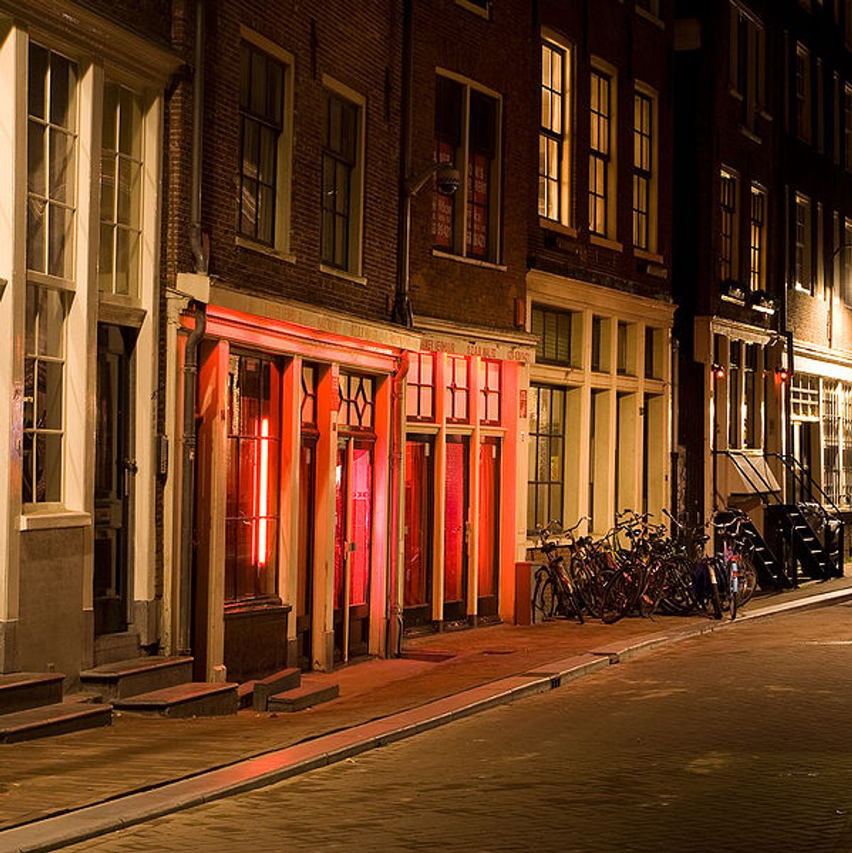A quiet night in Amersterdam's red light district. 