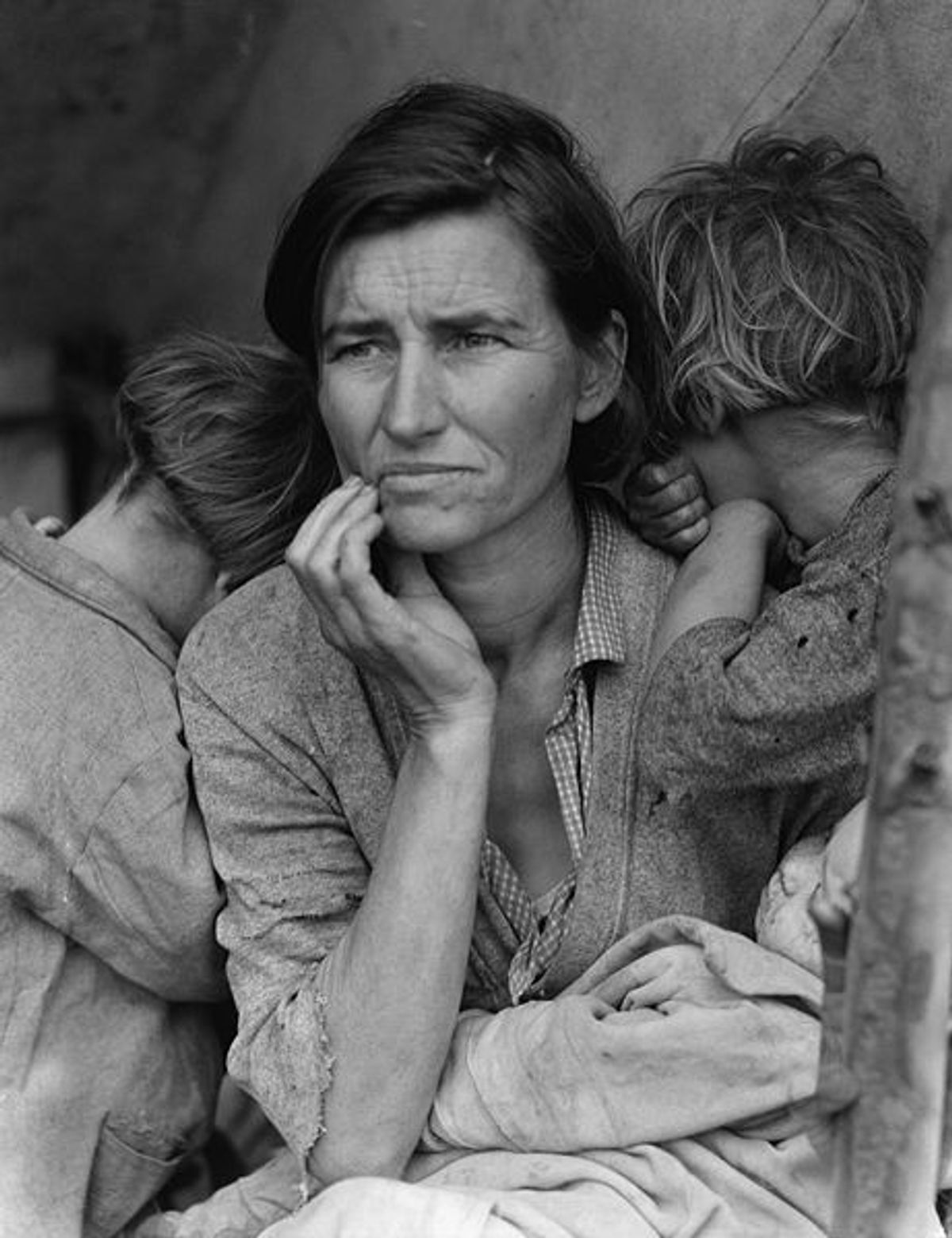 Florence Thompson with several of her children in a photograph known as "Migrant Mother," an iconic depiction of poverty in Ameria   