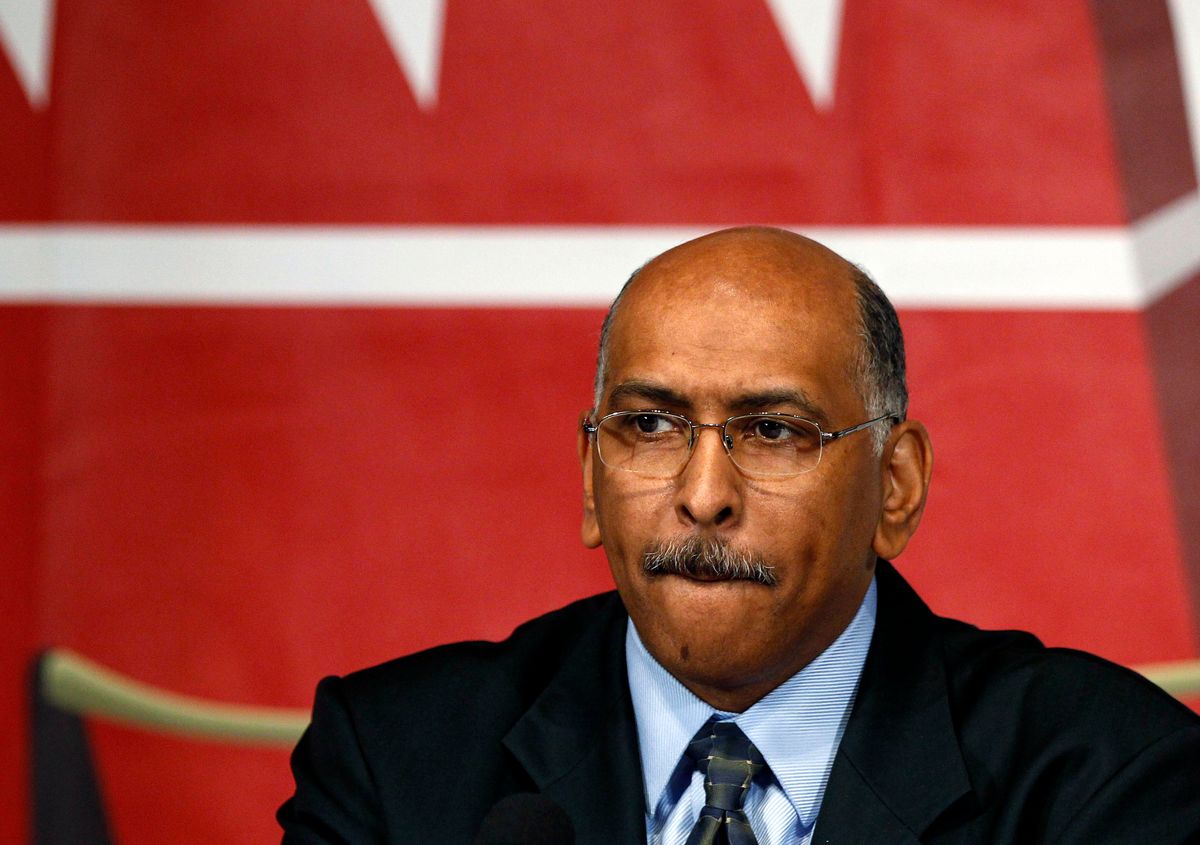 Michael Steele, candidate for the chairmanship of the Republican National Committee, attends a debate with other candidates at the National Press Club in Washington January 3, 2011.      REUTERS/Larry Downing (UNITED STATES - Tags: POLITICS)   (Â© Larry Downing / Reuters)