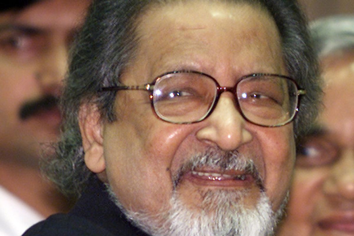 **FILE**Nobel laureate V.S. Naipaul attends an International Festival of Indian Literature in New Delhi, India, on  Feb. 18, 2002.  Naipaul, a Trinidad-born Briton known for novels set in a messy postcolonial world, said  in comments published Tuesday, April 17, 2007, that  he didn't learn anything at Oxford and that his time at the prestigious British university only delayed the start of his career. (AP Photo/John McConnico) (John Mcconnico)