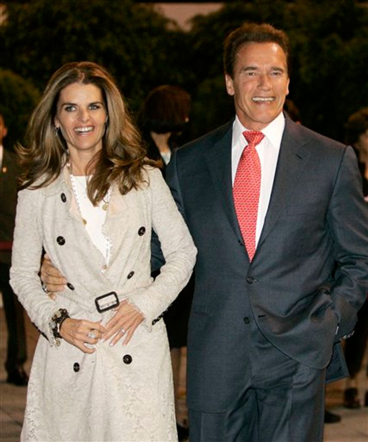 FILE - In this Nov. 8, 2006 file photo, California Gov. Arnold Schwarzenegger arrives in Mexico City, Mexico, with his wife Maria Shriver. Maria Shriver has filed for divorce from Arnold Schwarzenegger in Los Angeles Superior Court, Friday, July 1, 2011.   (AP Photo/Marcio Jose Sanchez, file) (AP)