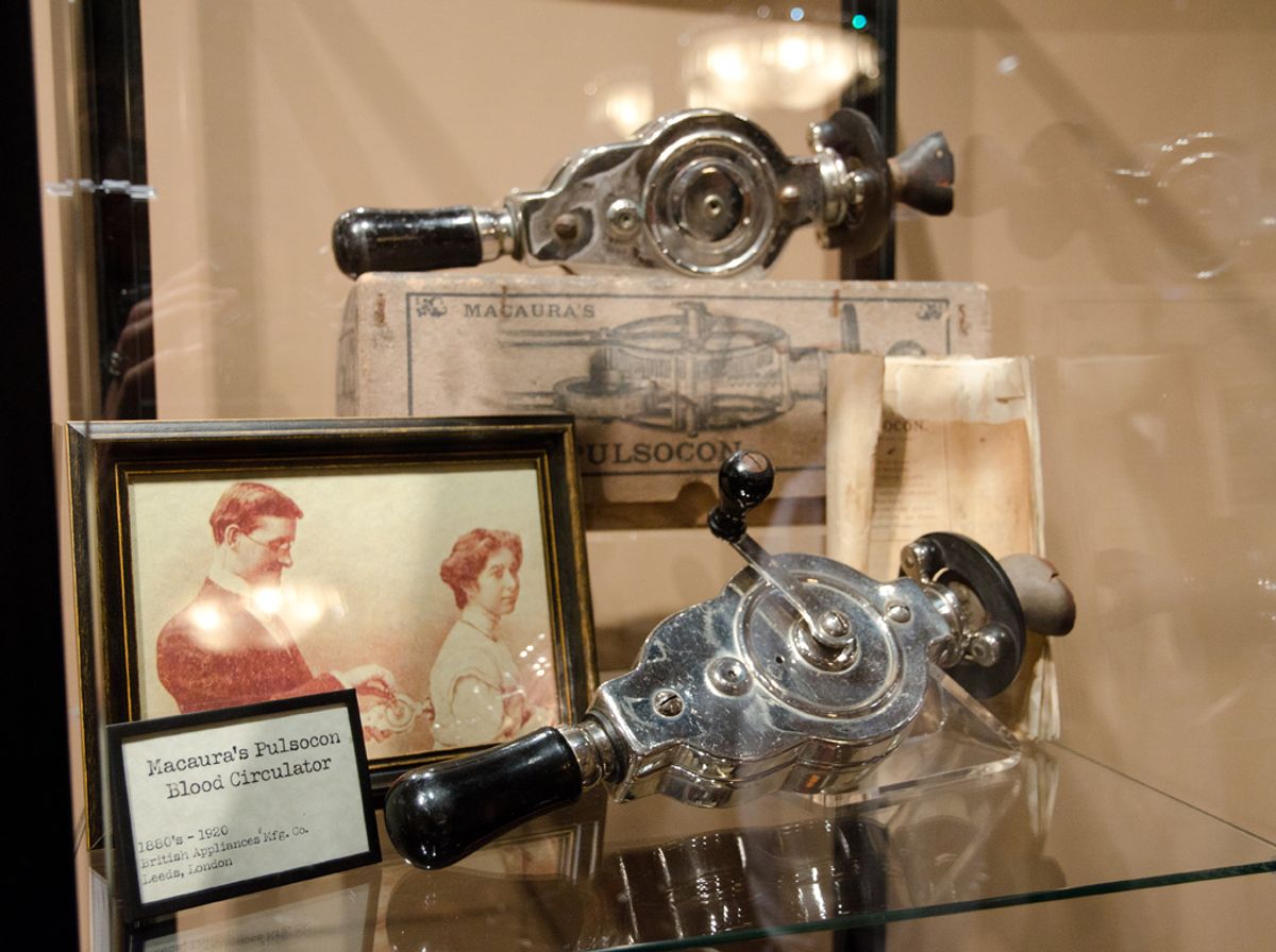     (Antique Vibrator Museum)