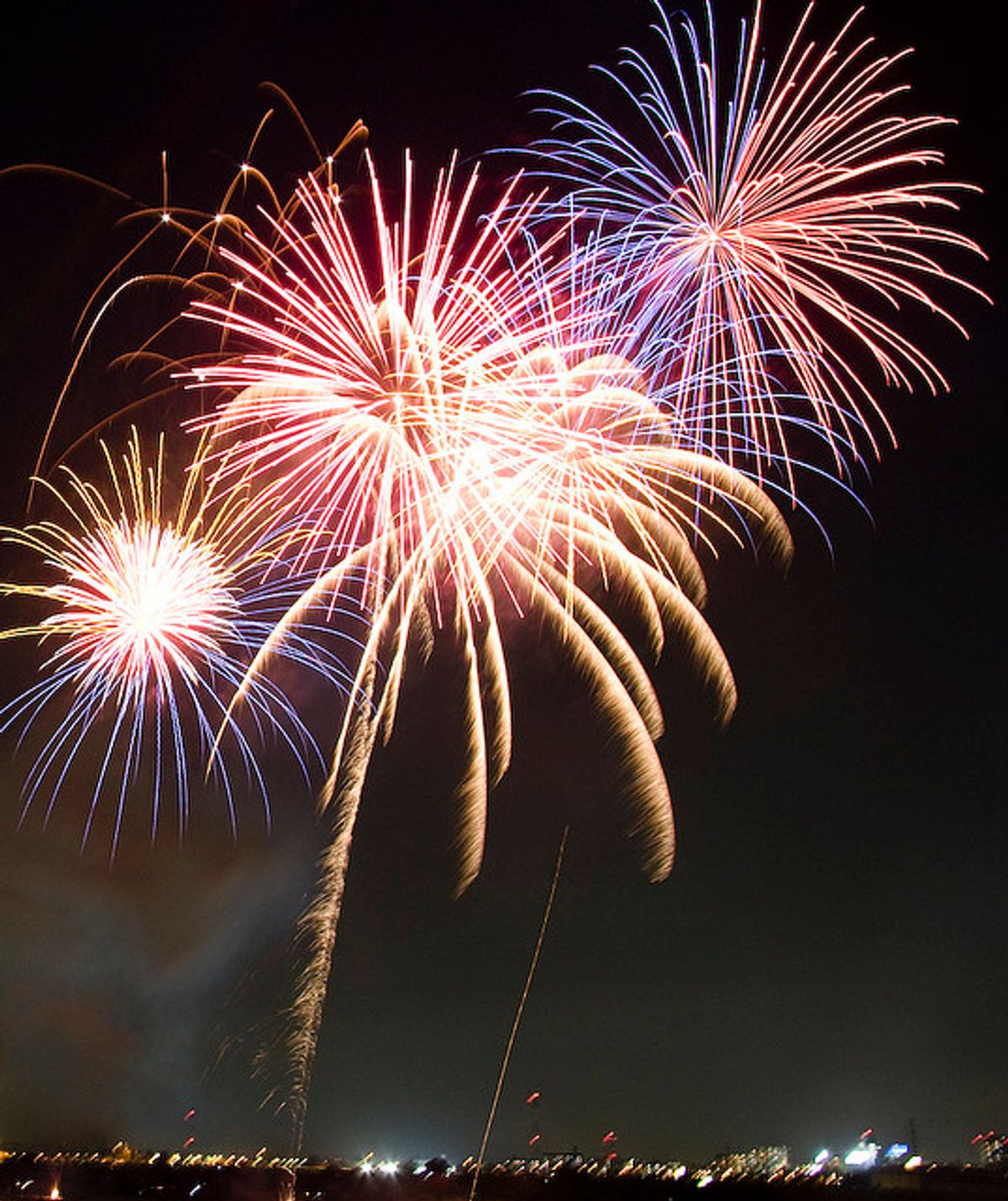 Fireworks (bayasaa on Flickr)