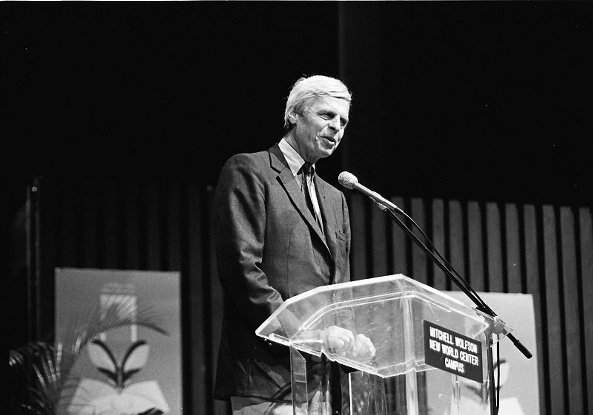  George Plimpton at the Miami Book Fair International, 1987     (Wikimedia Commons)