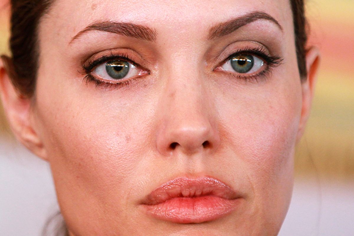 Angelina Jolie       (Reuters/Muhammad Hamed)