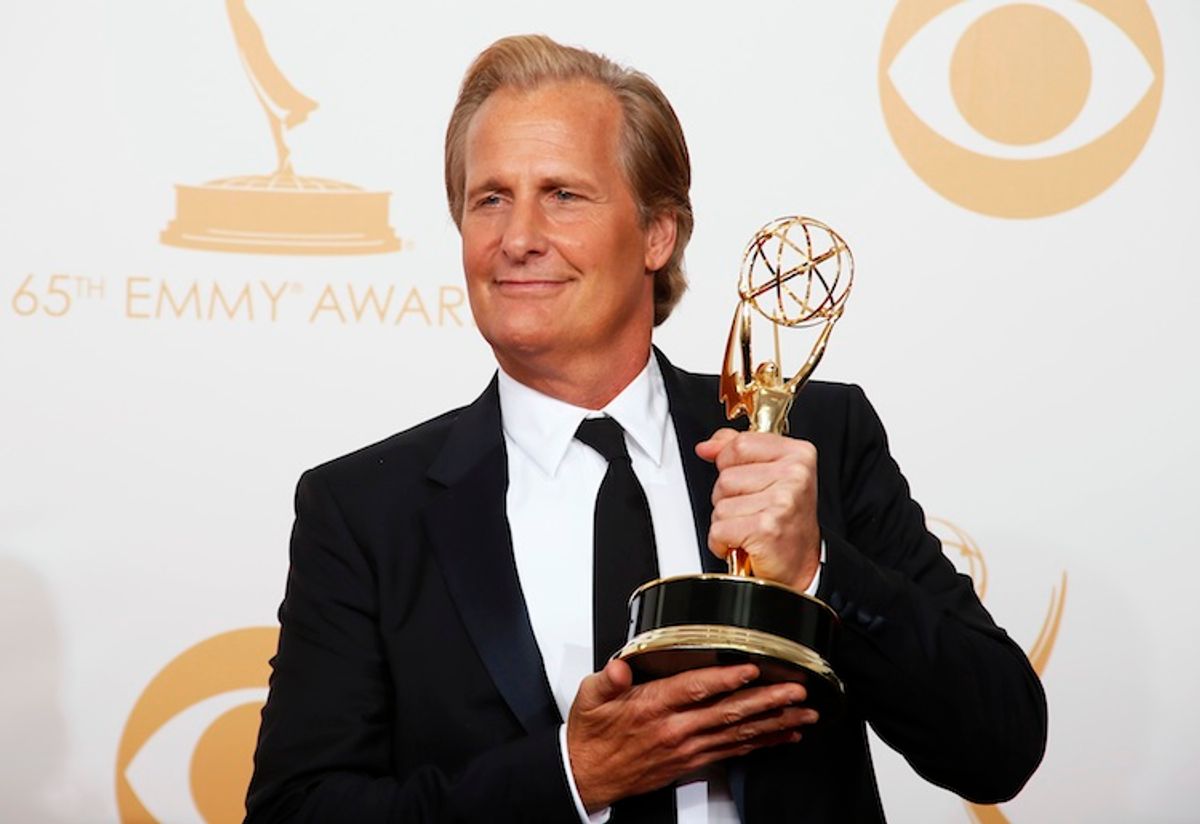Actor Jeff Daniels from HBO's series "The Newsroom" poses backstage with his award for Outstanding Lead Actor In A Drama Series at the 65th Primetime Emmy Awards in Los Angeles September 22, 2013. REUTERS/Lucy Nicholson (UNITED STATES Tags: ENTERTAINMENT) (EMMYS-BACKSTAGE) - RTX13W0E   (Reuters/Lucy Nicholson)