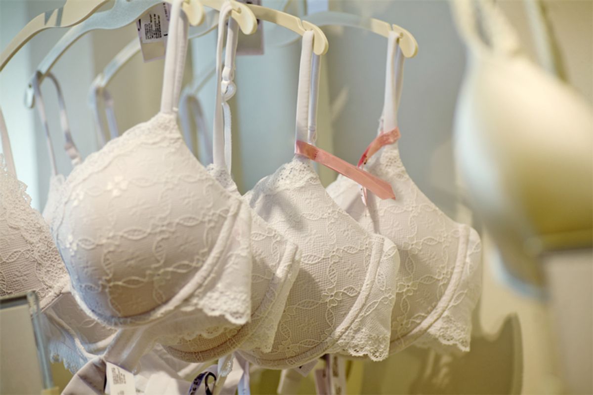 What's The Difference Between Padded vs Pushup Bra 