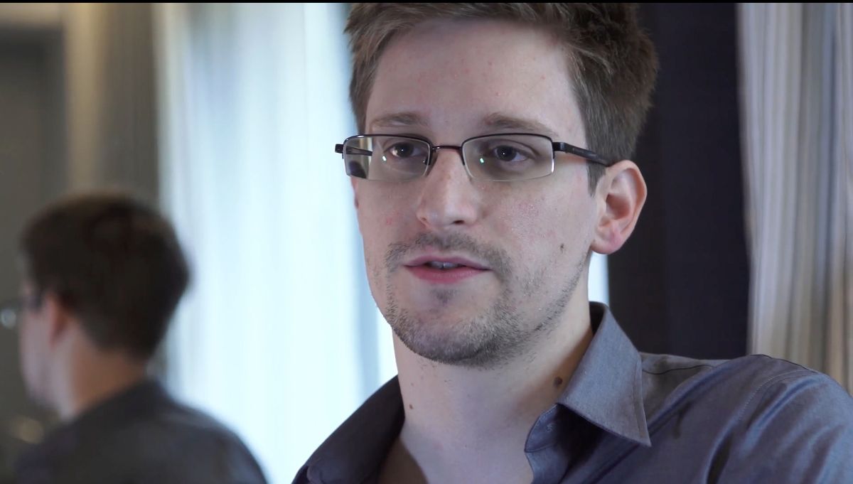 Edward Snowden    (AP)