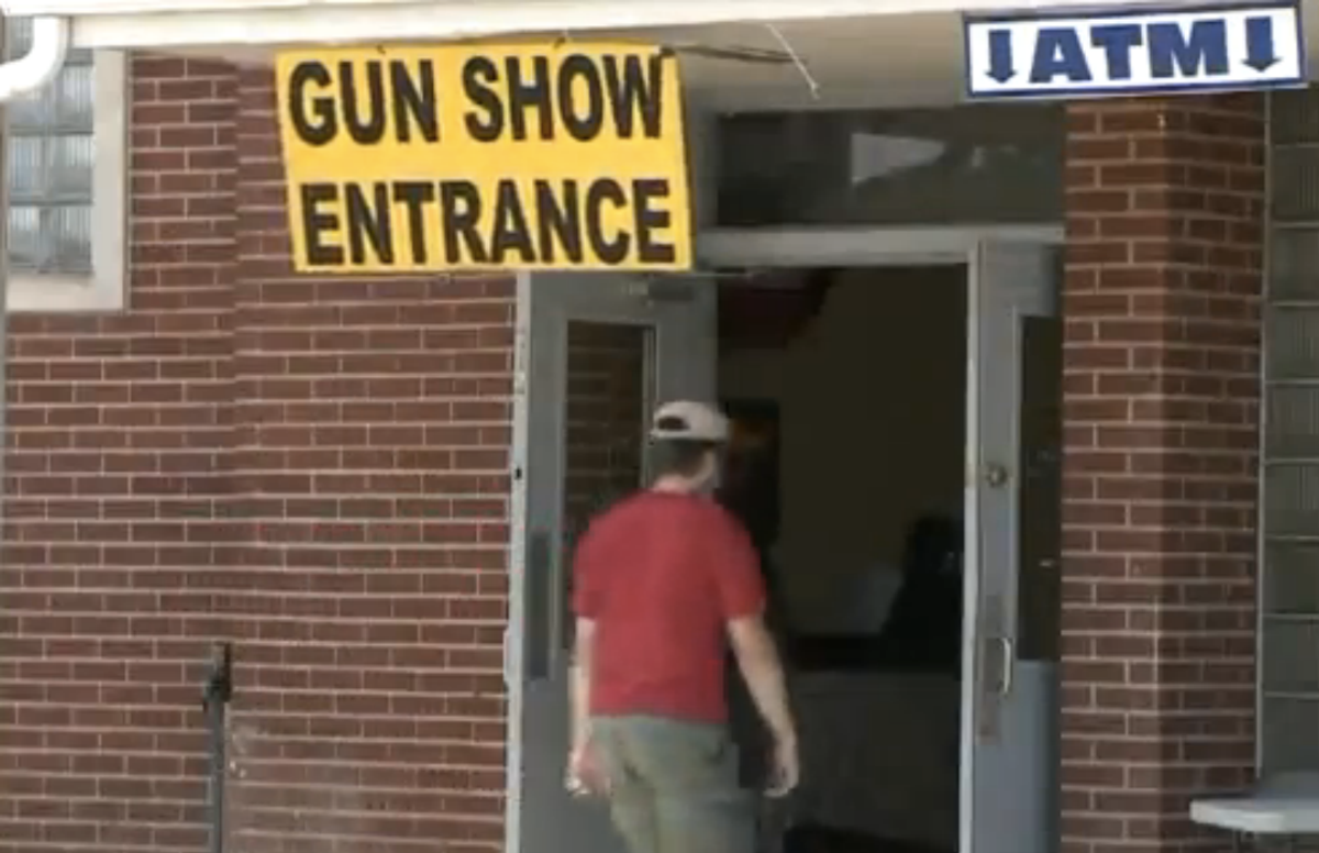  Gun show in Bloomsburg, Pennsylvania   (screenshot)