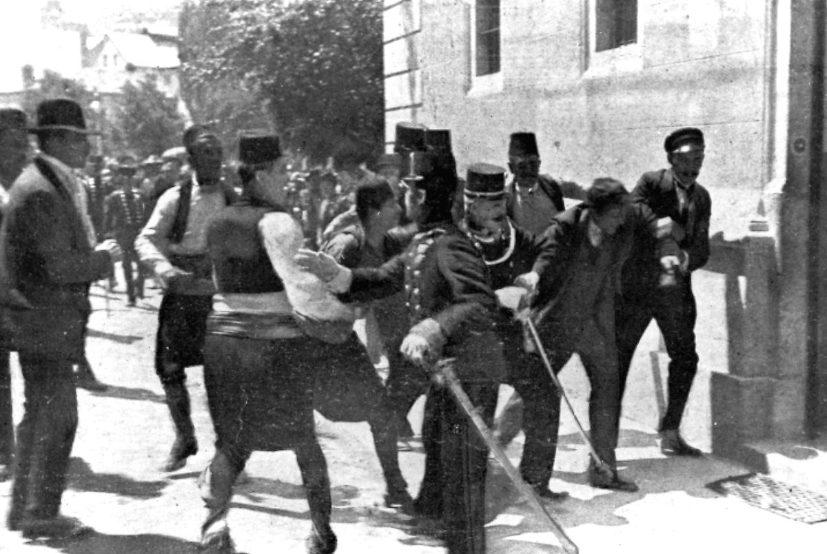CORRECTION TO REMOVE THE NAME OF THE SUSPECT   TWO OF ONE HUNDRED PHOTOS WORLD WAR ONE CENTENARY TIMELINE  FILE -In this June 28, 1914 file photo, a suspect, second right, is captured by police in Sarajevo, Yugoslavia. Princip fired the shots that assassinated Archduke Franz Ferdinand, heir to the Austrian-Hungarian throne, and his wife Sophie. (AP Photo File) (AP)