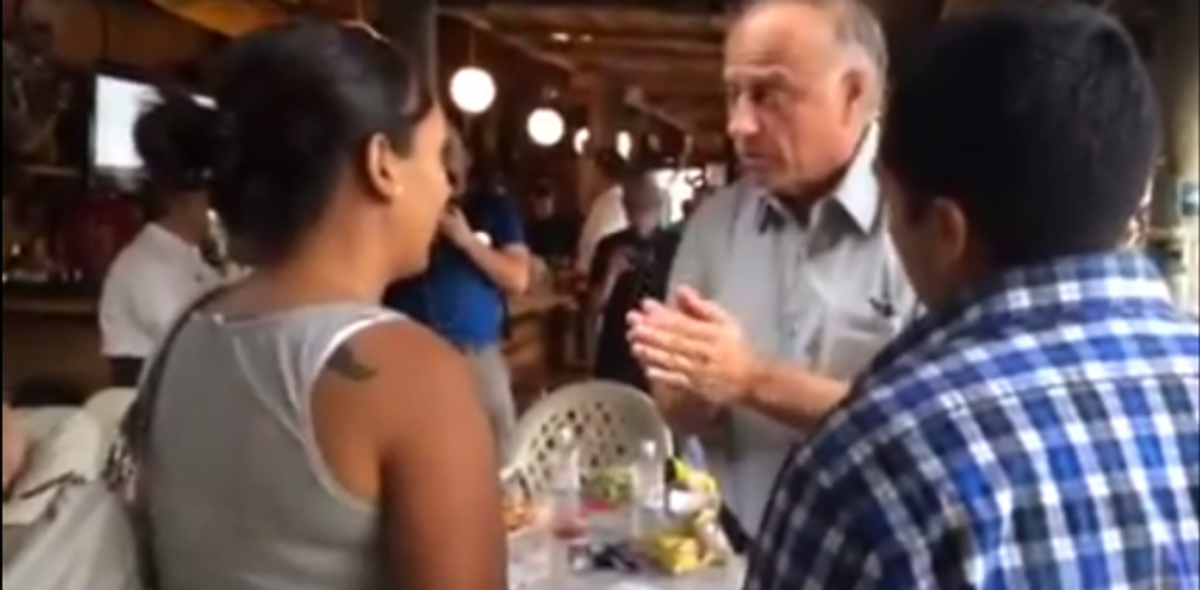 Rep.  Steve King speaks with activists Erika Andiola and Cesar Vargas   (Screen shot, YouTube)