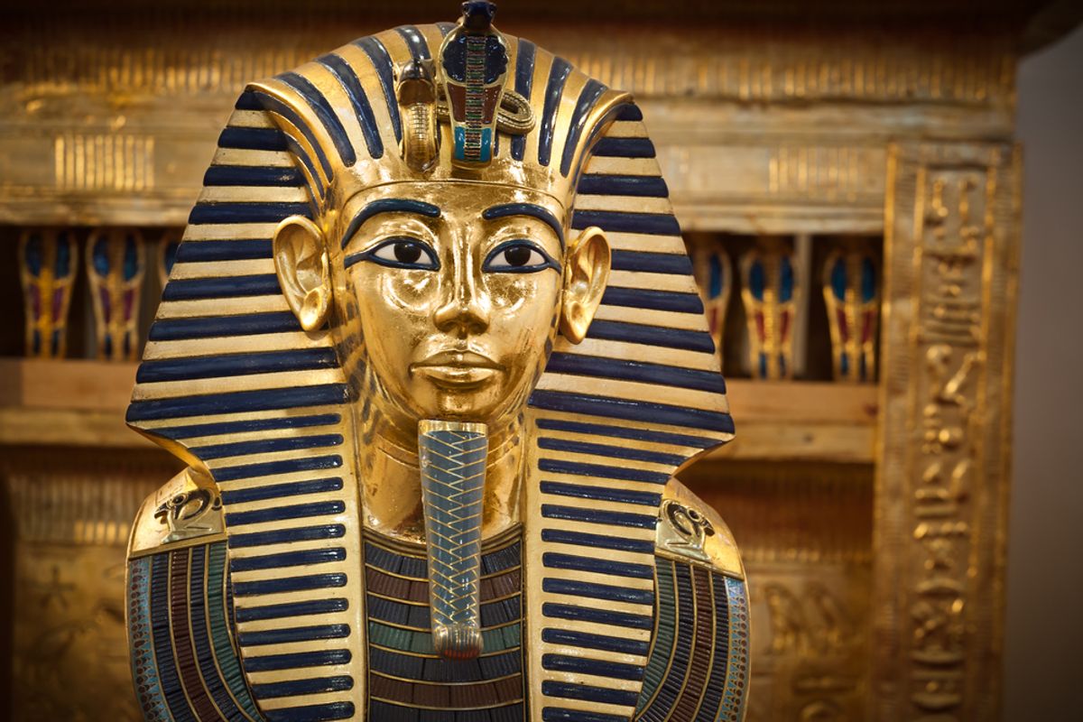  Modern copy of Tutankhamen's funerary mask  (<a href='url to photographer'>Jose Ignacio Soto</a> via <a href='http://www.shutterstock.com/'>Shutterstock</a>)