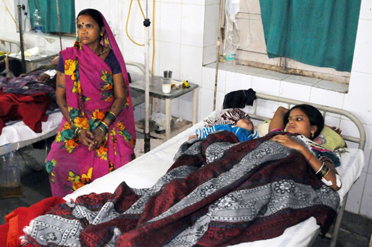 Indian women who underwent sterilization surgeries receive treatment at the CIMS hospital in Bilaspur, Nov. 11, 2014.         (AP)