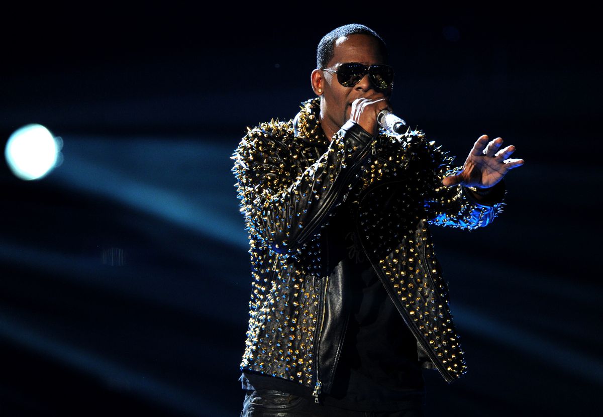 R. Kelly performs onstage at the 2013 BET Awards at the Nokia Theatre (Frank Micelotta/invision/ap)