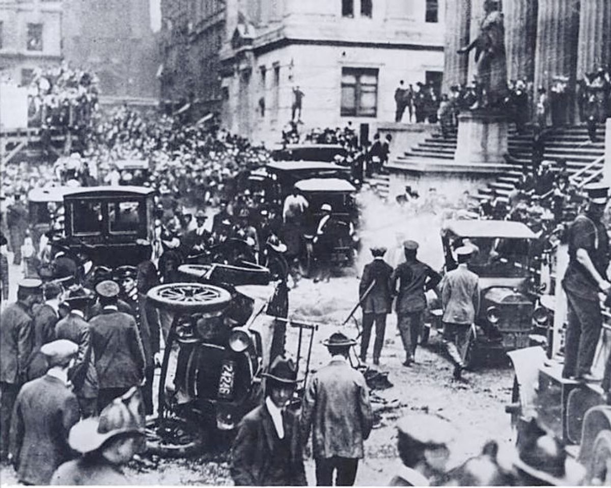 The aftermath of the September 16, 1920 Wall Street bombing      (Esemono/Wikimedia)