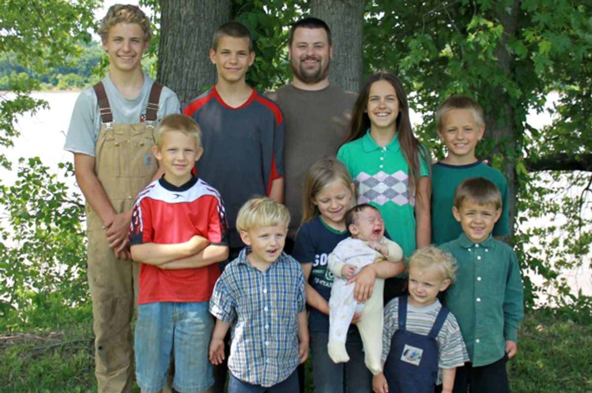 The Naugler Family   (blessedlittlehomestead.org)