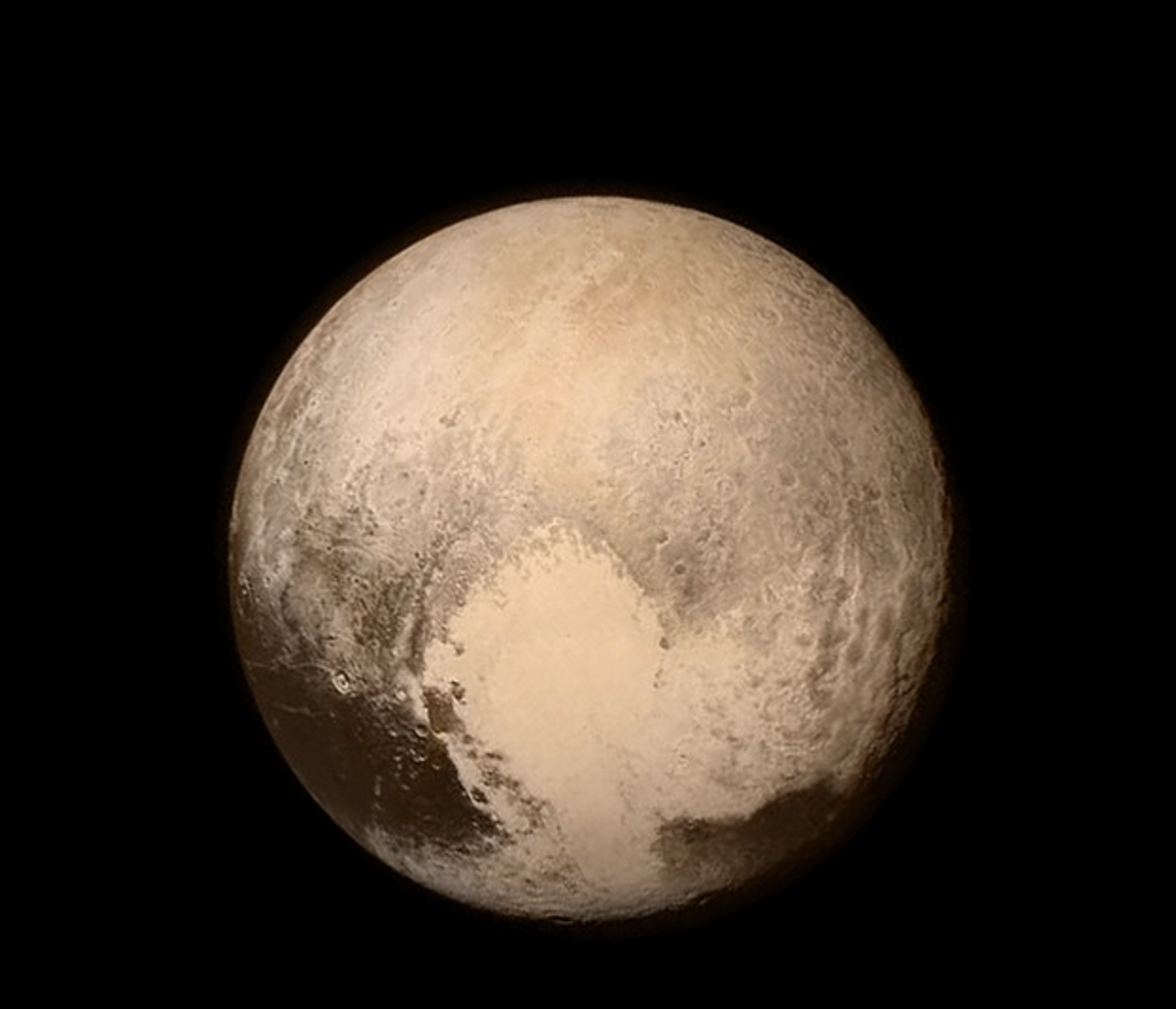  Pluto       (Instagram: NASA)